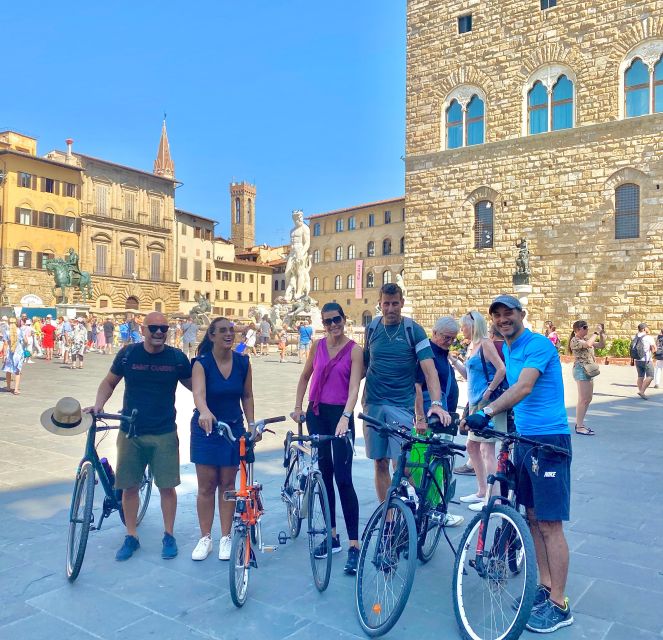 Florence: Untold Bike tour with Roberto - Via delle Belle Donne and Via de’ Tornabuoni