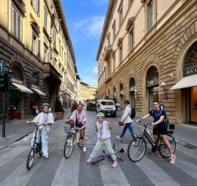 Florence: Untold Bike tour with Roberto - Ponte Vecchio and the river crossing