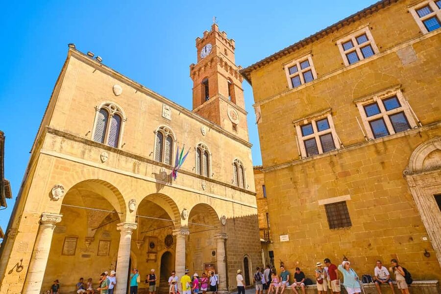 Florence: Val d'Orcia Private Chauffeur-Driven Tour - Who should book this Val d’Orcia tour