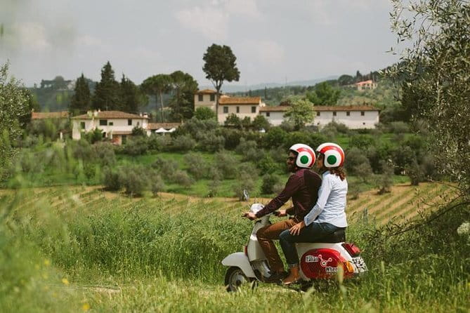 Florence Vespa Tour: Tuscan Hills and Italian Cuisine - Meeting up and reaching the Vespa garage