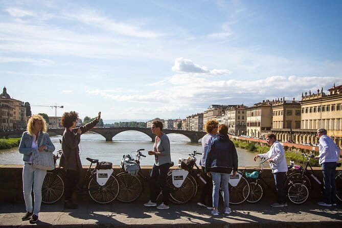 Florence Vintage Bike Tour–guided, small group or private option - Why a bicycle works so well in central Florence