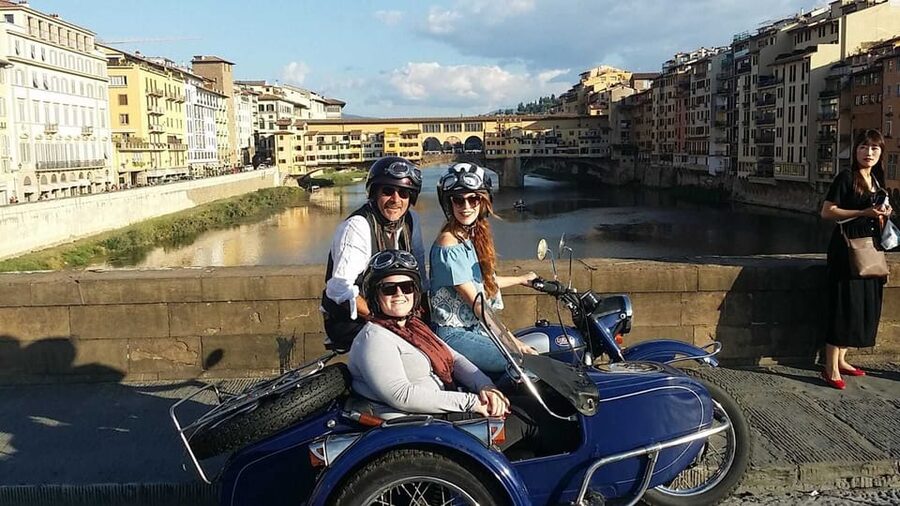 Florence Vintage Motorcycle Sidecar ride - Morning or Sunset - Starting near Bar Pasticceria Gamberini