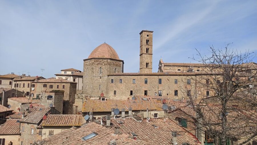 Florence: Volterra & San Gimignano Wine Tour with Lunch - Should you book the Volterra and San Gimignano tour?