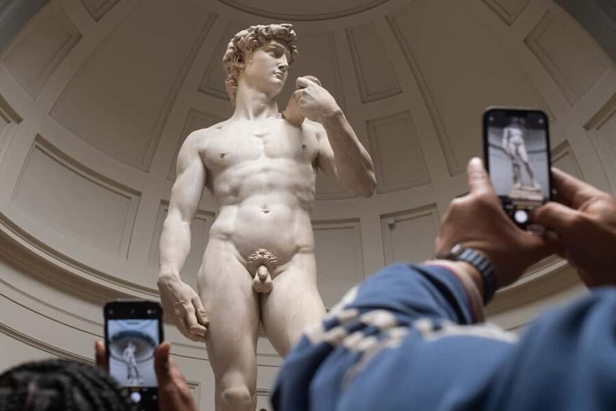 Florence: Walking Tour with David, Duomo & Uffizi Gallery - The Duomo, Palazzo Medici, and Florence’s famous streets