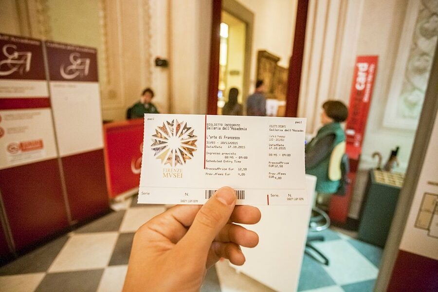 Florence: Walking Tour with Skip-the-Line Accademia Gallery - Piazza della Repubblica and the changing city