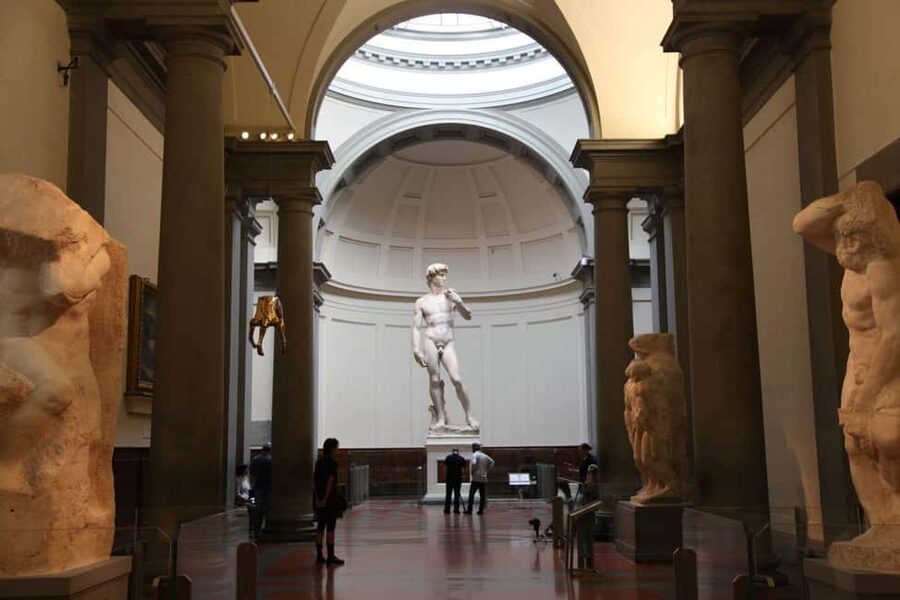 Florence: Walking Tour with Skip-the-Line Accademia & Uffizi - Botticelli, da Vinci, and Michelangelo inside the Uffizi