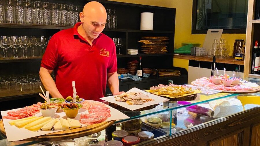 Florence: Wine Tasting and Paring Class Guided Tour - The guides and the teaching style