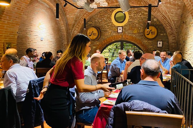 Florence Wine Tasting Experience with Three Types of Tuscan Wine - What lands in your glass