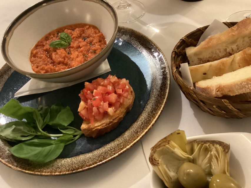 Florence: Wine Windows Walk with Wine Tasting and Appetizers - Who should book this Florence experience