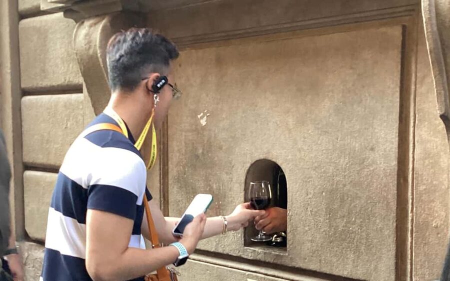Florence: Wine Windows Walk with Wine Tasting and Appetizers - Starting near the Accademia Gallery
