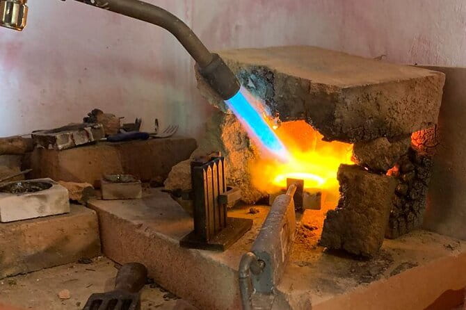 Forge your own wedding rings or friendship rings in Tuscany - A four-hour process with real hands-on work