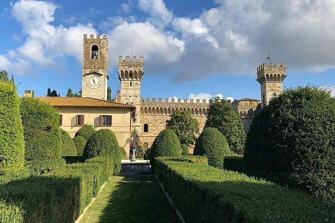 Forge your own wedding rings or friendship rings in Tuscany - Dörthe’s workshop keeps the experience personal