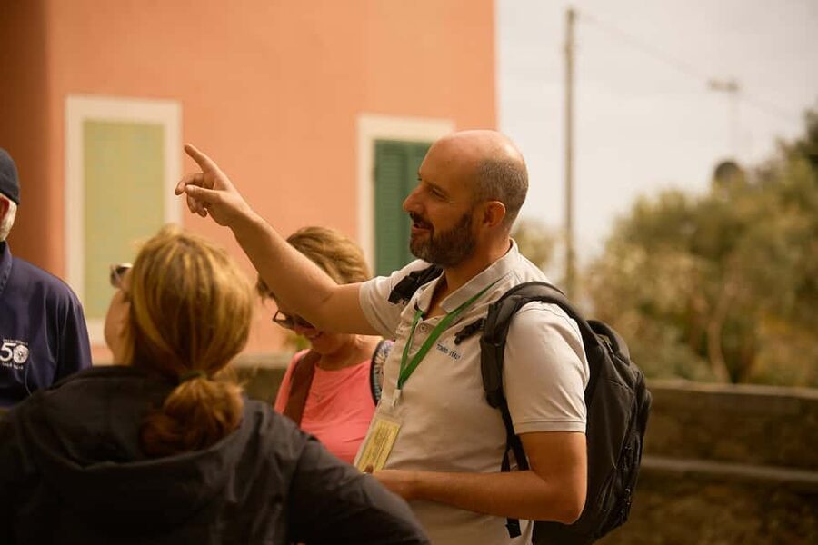 From Florence: Cinque Terre Day Trip with Local Guide - The guides make the long day easier