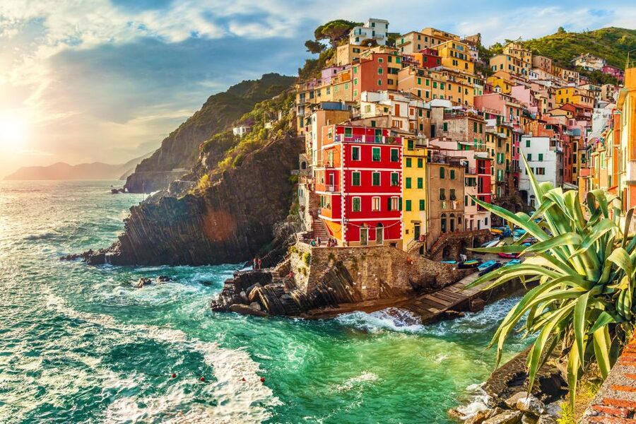 From Florence: Cinque Terre & Pisa Leaning Tower Day Tour - Manarola among the grapevines