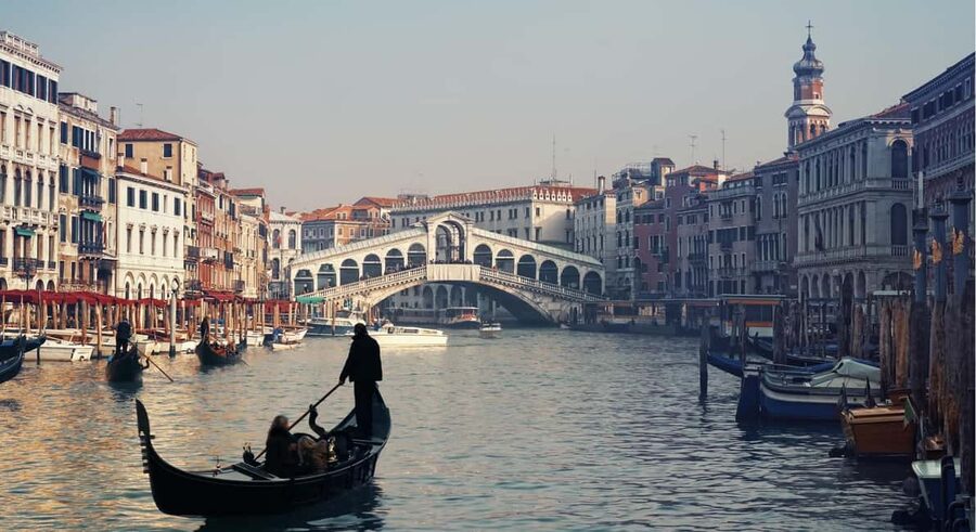 From Florence: Explore Venice in a Full Day Tour by Train - Which Guide Experience Can You Expect?