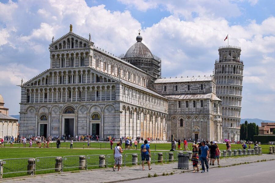 From Florence: Full-Day Private Cinque Terre Tour with Pisa - Vernazza: harbor, beach, and two hours to explore
