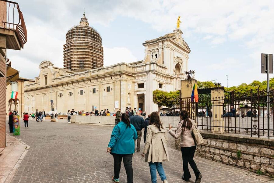 From Florence: Orvieto and Perugia Tour with Church Visits - What this Florence day trip is really about
