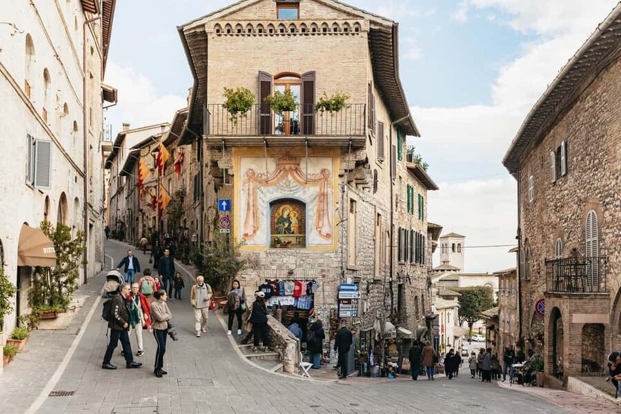 From Florence: Orvieto and Perugia Tour with Church Visits - Assisi and the Basilica of Saint Francis