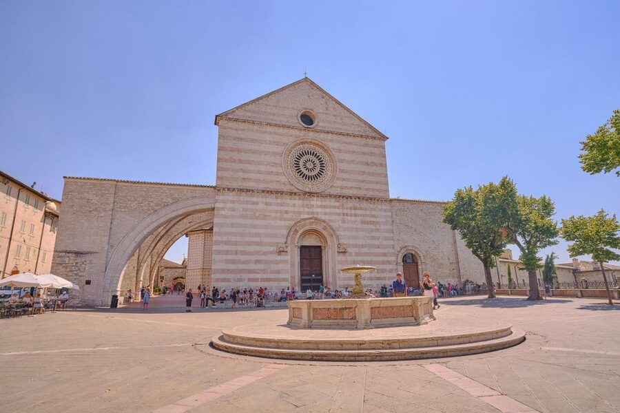 From Florence: Orvieto and Perugia Tour with Church Visits - The itinerary needs a careful check