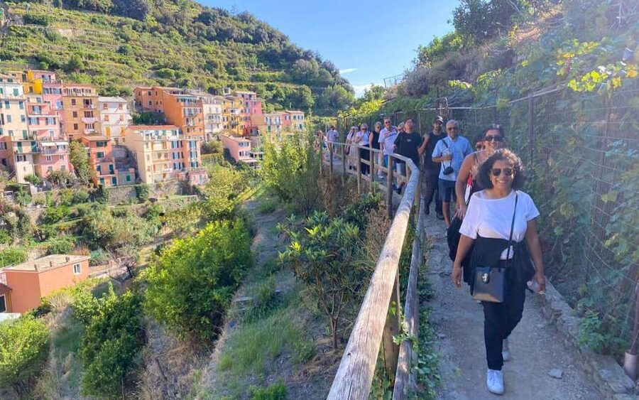 From Florence: Pisa and Cinque Terre Day Tour - Small Group - Manarola: the final village and the best photo pause