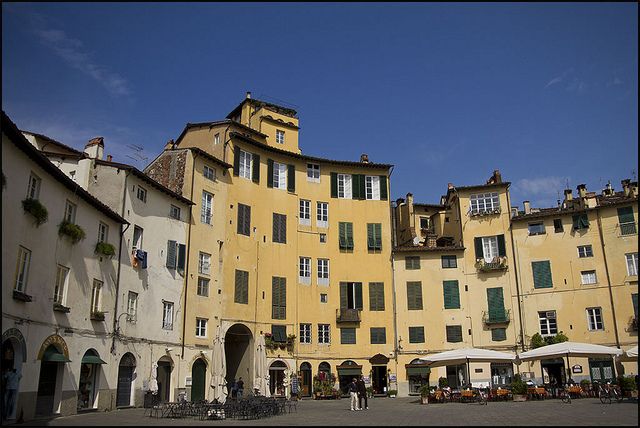 From Florence: Pisa & Lucca Day Tour with Buccellato Tasting - A practical day from Florence to two Tuscan towns