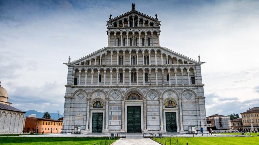 From Florence: Private Half-Day and Guided Tour of Pisa - What the one-hour guide visit means