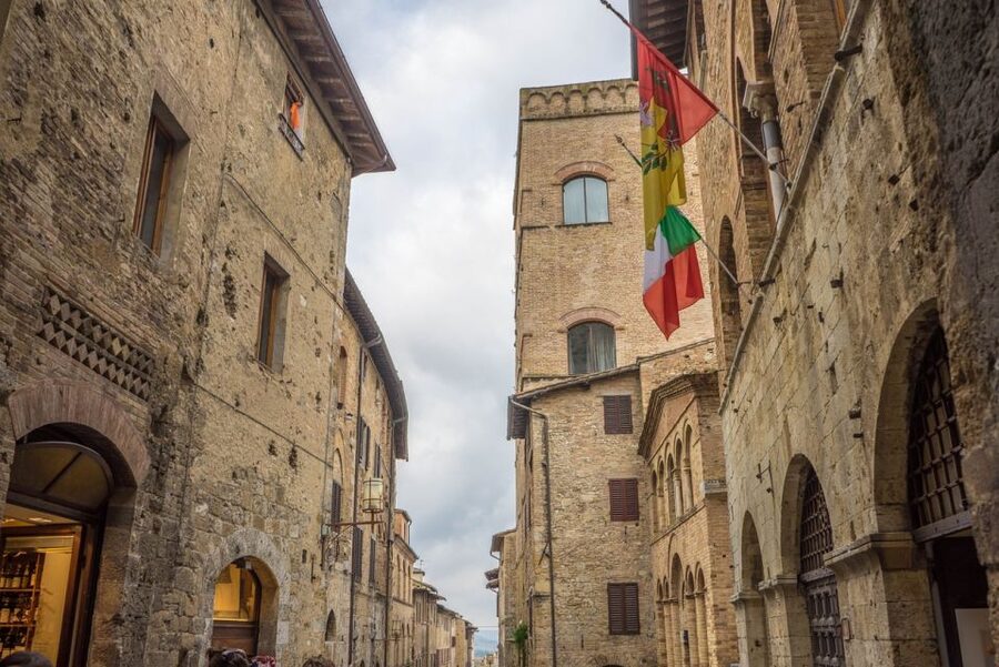 From Florence: PRIVATE Trip to Pisa, San Gimignano, & Siena - Private comfort, group size, and the real value