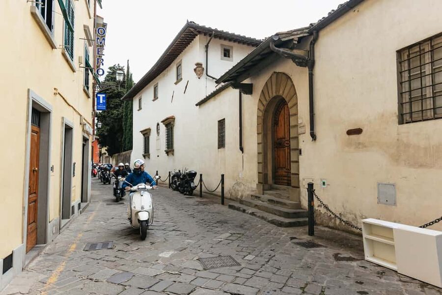 From Florence: Tuscan Countryside Vespa Tour with Tastings - What the guides add to the ride