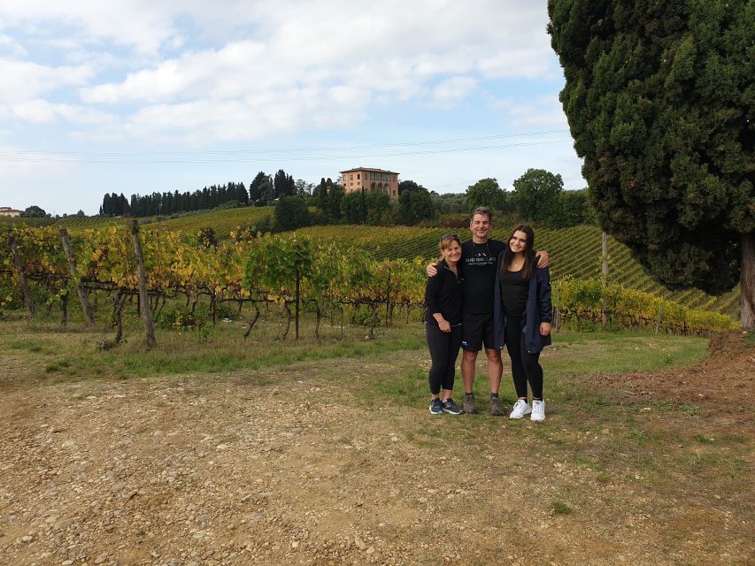 From Florence: Tuscan Hills Biking with Farm Tour and Lunch - A light Tuscan lunch with wine