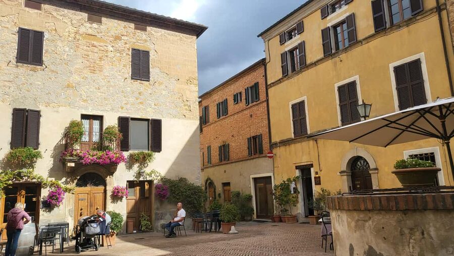 From Florence: Tuscany Hills Wine Tour - What the tastings and food add to the day