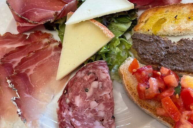 From Florence:Tuscany Tuk Tuk with Lunch, Wine & San Gimignano - A playful route from Florence into Chianti