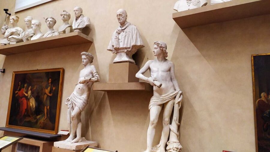 From Rome: Discover Florence and Pisa in a Full-Day Tour - Small-group transport makes the logistics easier