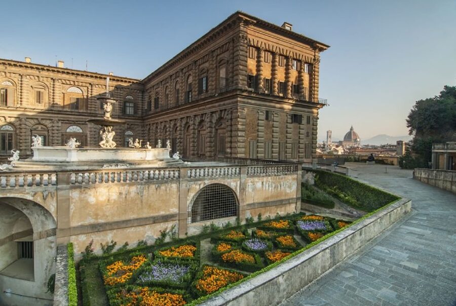 From Rome: Florence Uffizi & Accademia Guided Tour - Guides, language, and group feel