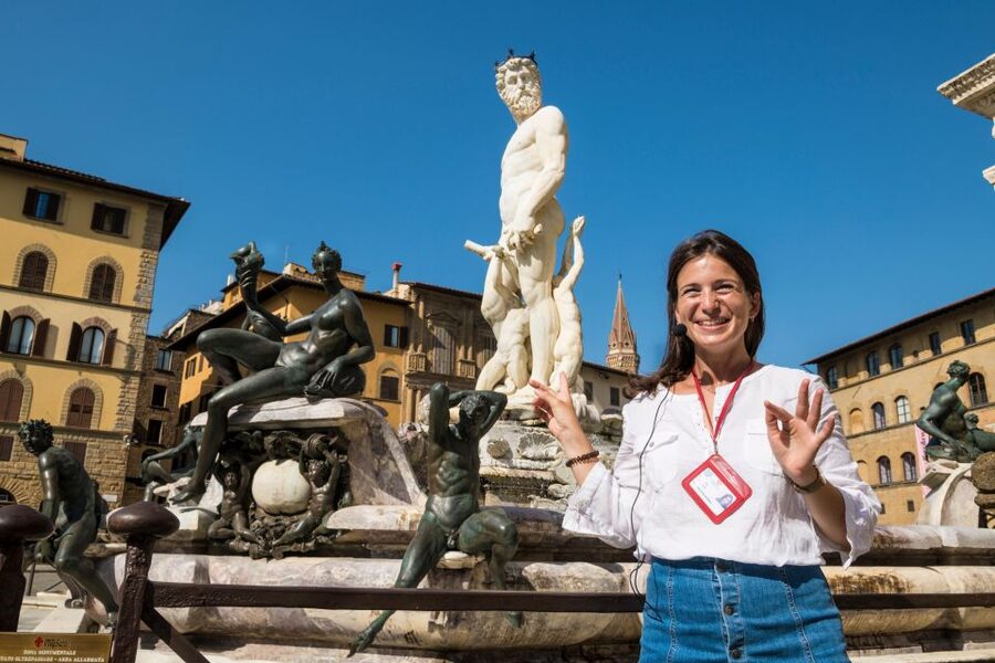 Guide Tour of Florence with an official Tour Guide - Crossing the Duomo district
