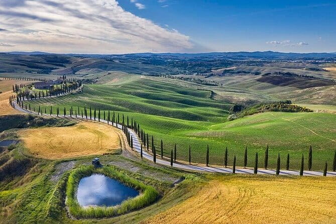 Guided tour in wonderful Tuscany - The drive from Florence and the small-group advantage