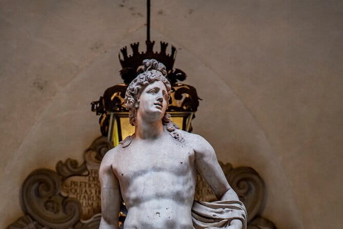 Guided Tour of Florence by Night - Santa Croce starts the story