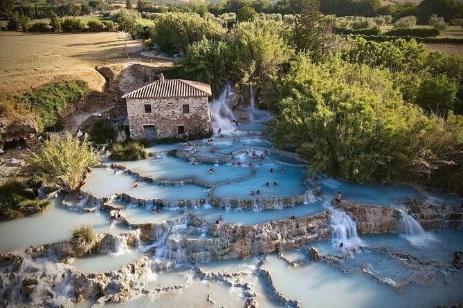 Guided tour of the wonderful Terme di Saturnia - Arriving at Parco Termale