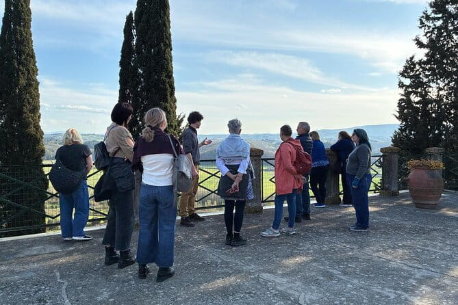 Guided tour with wine tasting and local organic products - From vineyard to bottle