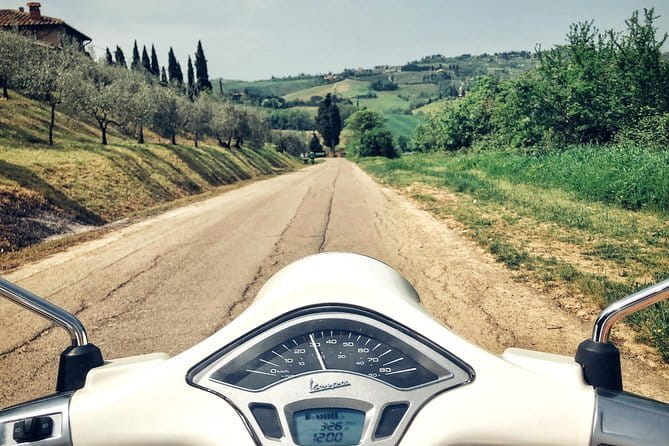 Half day Chianti Vineyard Escape from Florence with Wine Tastings - The panoramic stop and the value of the bus ride