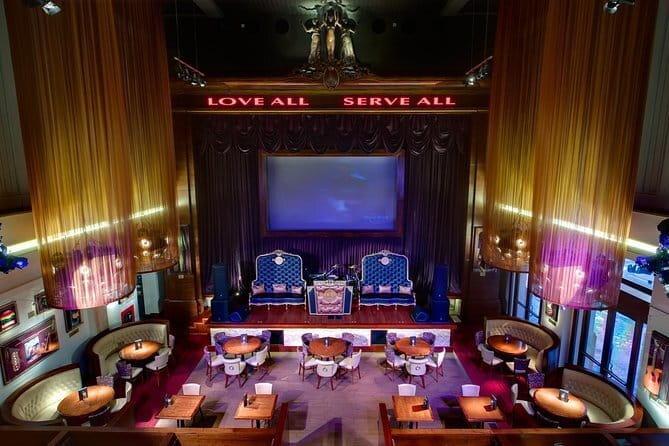 Hard Rock Cafe Florence with Set Lunch or Dinner - Who will enjoy this meal most?