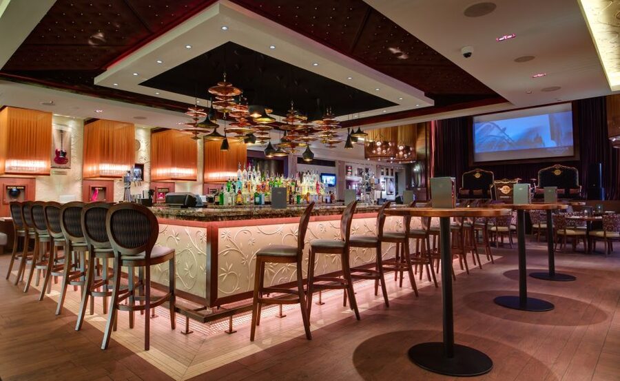 Hard Rock Cafe Florence with Set Menu for Lunch or Dinner - The service and the room’s changing mood