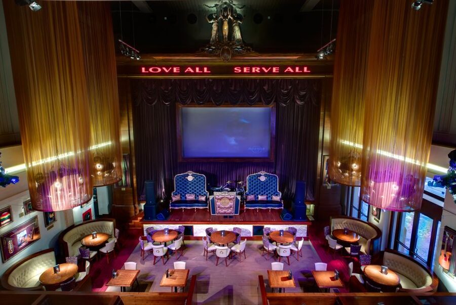 Hard Rock Cafe Florence with Set Menu for Lunch or Dinner - Who will enjoy this meal most