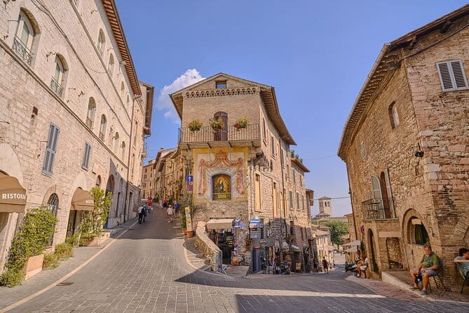 Heart of Italy Day Trip: Visit Perugia and Assisi from Florence - Perugia, chocolate, and free time in Umbria
