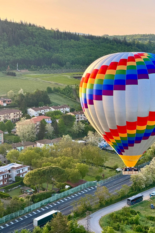 Hot air balloon flight in Tuscany - What the Flight Feels Like in Practice