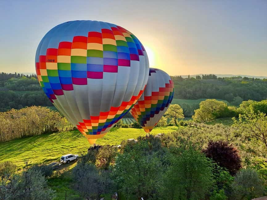 Hot air balloon flight in Tuscany - Breakfast and the Toast After Landing