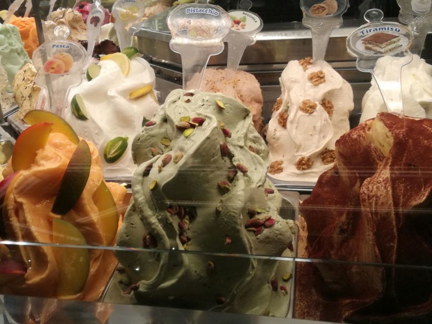 Illuminated Florence Tour for Kids with Gelato & Pizza - Meeting your guide at Piazza San Giovanni
