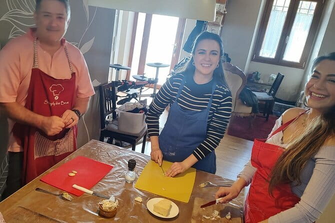 Intimate and authentic Pasta Lesson & Chianti wine. Free parking - Chianti, conversation, and the sauce