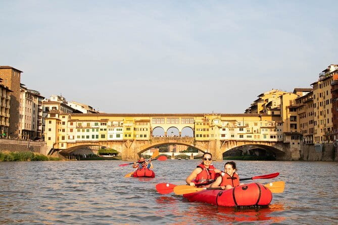 Kayaking on the Arno River in Florence under the Pontevecchio Arcade - Florence by kayak, with the Arno doing the talking