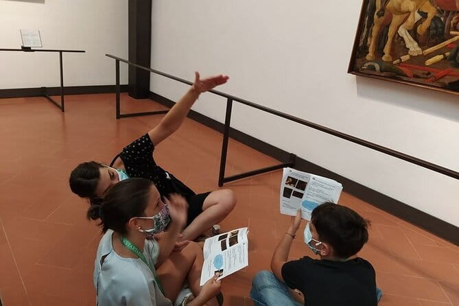 Kids treasure hunt in Uffizi museum Private, timed entry! - Inside the Uffizi, children become the investigators