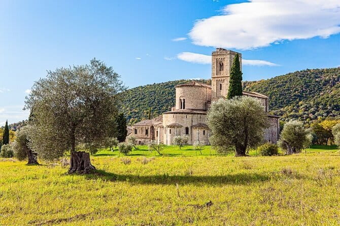 Lands of Brunello wine Pienza and Montalcino with Gourmet Lunch - Key points to know before booking